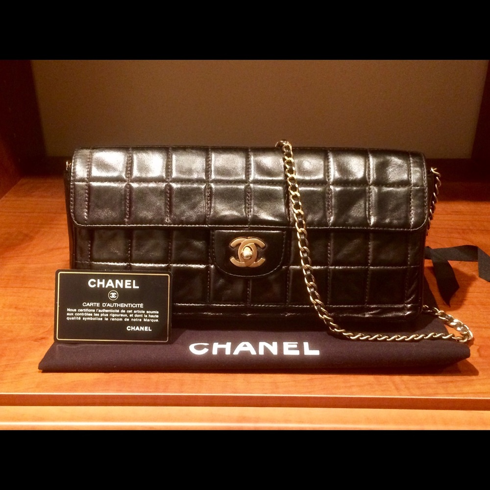 CHANEL Classic Black Lambskin Flap Bag